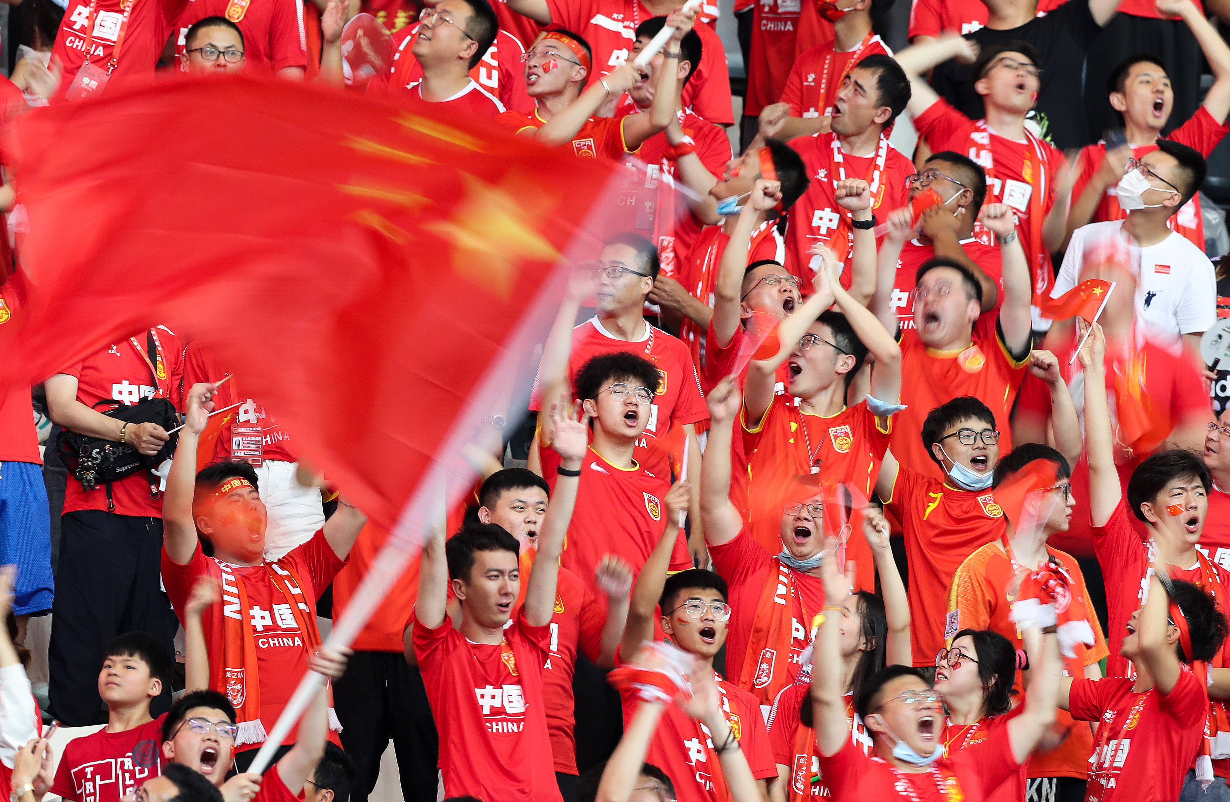 绝世对决！国内足球盛事最新报道